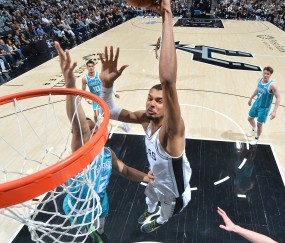 九游-文班亚马复出32+12+8 马刺主场力擒黄蜂