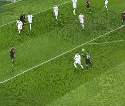 九游电脑版官网-【德甲】莱万点射+中柱 奥格斯堡点球中柱 拜仁客胜